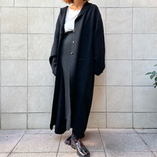 Load image into Gallery viewer, Maxi cappotto nero in lana cotta