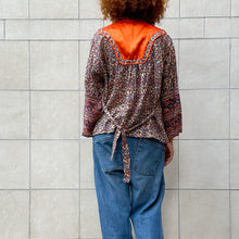 Load image into Gallery viewer, Blusa made in Pakistan vintage 70s