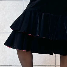 Load image into Gallery viewer, Abito Victor Costa in velluto nero 80s