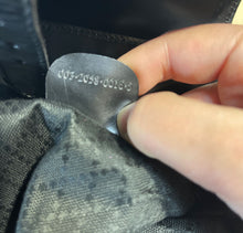 Load image into Gallery viewer, Zaino bamboo Gucci vintage,