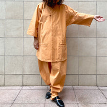 Load image into Gallery viewer, Hanbok Moderno di un tempio buddista