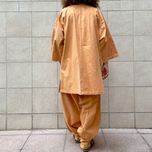 Load image into Gallery viewer, Hanbok Moderno di un tempio buddista