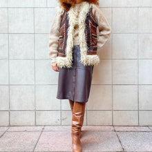 Load image into Gallery viewer, Gilet in montone afghano ricamato vintage