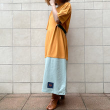 Load image into Gallery viewer, Mollami Dress Ocra/Aloe con martingala verde bottiglia