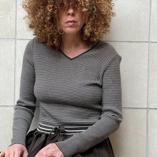 Load image into Gallery viewer, Vestito in maglina bianco/marrone primi 70s