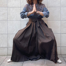 Load image into Gallery viewer, Hakama gonna tradizionale giapponese
