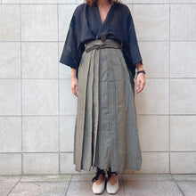 Load image into Gallery viewer, Hakama gonna a pantalone tradizionale giapponese