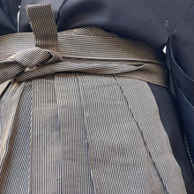 Load image into Gallery viewer, Hakama gonna a pantalone tradizionale giapponese