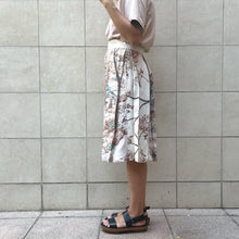 Load image into Gallery viewer, Gonna sartoriale bianca con stampe verdi e marroni 70s