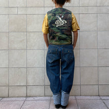 Load image into Gallery viewer, Gilet militare air born con toppa serpente 90s/2000s