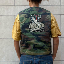 Load image into Gallery viewer, Gilet militare air born con toppa serpente 90s/2000s