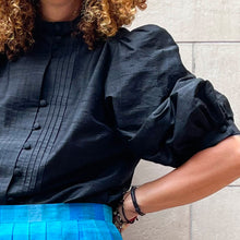 Load image into Gallery viewer, Camicia nera in seta 80s