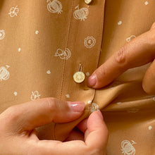 Load image into Gallery viewer, Camicia caramello 70s