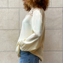 Load image into Gallery viewer, Camicia in seta 70s