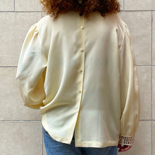 Load image into Gallery viewer, Camicia in seta 70s