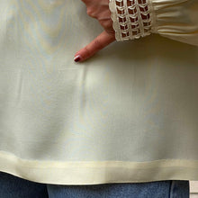 Load image into Gallery viewer, Camicia in seta 70s