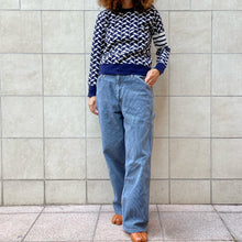 Load image into Gallery viewer, Maglione blu con pesciolini bianchi