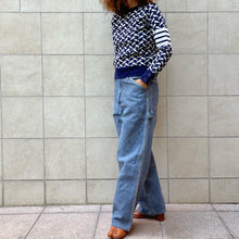 Load image into Gallery viewer, Maglione blu con pesciolini bianchi