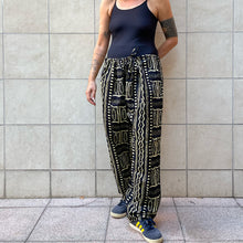 Load image into Gallery viewer, Pantalone sartoriale senegalese , con tessuto Sotiba Simpafric Dakar
