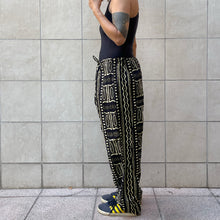 Load image into Gallery viewer, Pantalone sartoriale senegalese , con tessuto Sotiba Simpafric Dakar