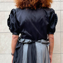 Load image into Gallery viewer, Camicia nera , maniche a fiore 80s