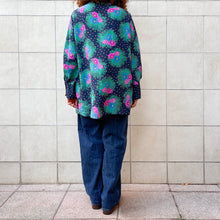 Load image into Gallery viewer, Camicia sartoriale in seta blu 80s
