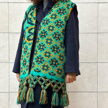 Load image into Gallery viewer, COPRIMI gilet realizzato con coperta abruzzese vintage
