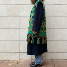 Load image into Gallery viewer, COPRIMI gilet realizzato con coperta abruzzese vintage