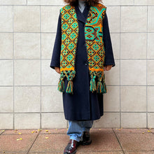 Load image into Gallery viewer, COPRIMI gilet realizzato con coperta abruzzese vintage