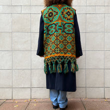 Load image into Gallery viewer, COPRIMI gilet realizzato con coperta abruzzese vintage