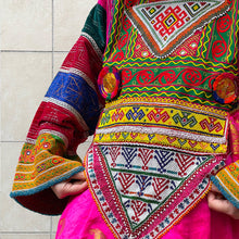 Load image into Gallery viewer, Blusa Afghano multicolor 70s