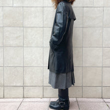 Load image into Gallery viewer, Trench pelle  nera 90s