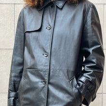 Load image into Gallery viewer, Trench pelle  nera 90s