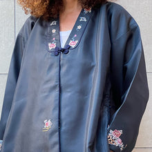 Load image into Gallery viewer, Hanbok giacca maschile nero con ricami floreali vintage