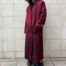 Load image into Gallery viewer, trench in jacquard rosso e nero 80s