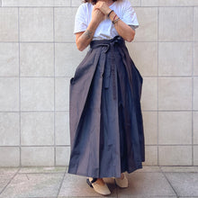 Load image into Gallery viewer, Hakama gonna tradizionale giapponese