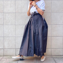 Load image into Gallery viewer, Hakama gonna tradizionale giapponese