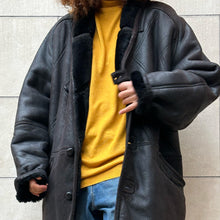 Load image into Gallery viewer, Montone nero effetto used 90s