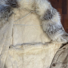 Load image into Gallery viewer, Cappotto sartoriale fur beige 2000s