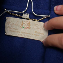 Load image into Gallery viewer, Cappotto a mantella realizzato interamente a mano blu elettrico 80s