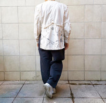 Load image into Gallery viewer, Blusa Michiko koshino , in cotone color panna con stampa , onesize