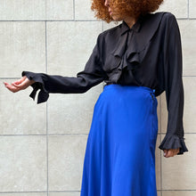 Load image into Gallery viewer, Camicia in seta nera con jabot 80s