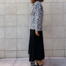 Load image into Gallery viewer, Camicia divisa stampa bianca nera vintage