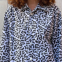 Load image into Gallery viewer, Camicia divisa stampa bianca nera vintage