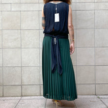 Load image into Gallery viewer, Blusa Blu plissettata 80s