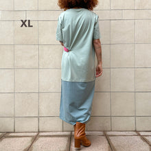 Load image into Gallery viewer, Mollami Dress Aloe/Avio con martingala fucsia