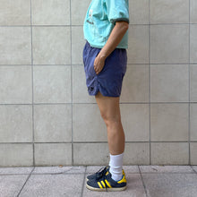 Load image into Gallery viewer, Shorts/costume Nike viola 80s