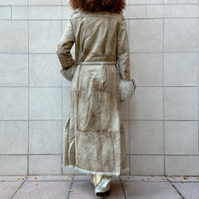 Load image into Gallery viewer, Cappotto sartoriale fur beige 2000s