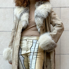 Load image into Gallery viewer, Cappotto sartoriale fur beige 2000s