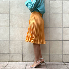 Load image into Gallery viewer, Gonna Escada by Magaretha Ley plissettata 80s